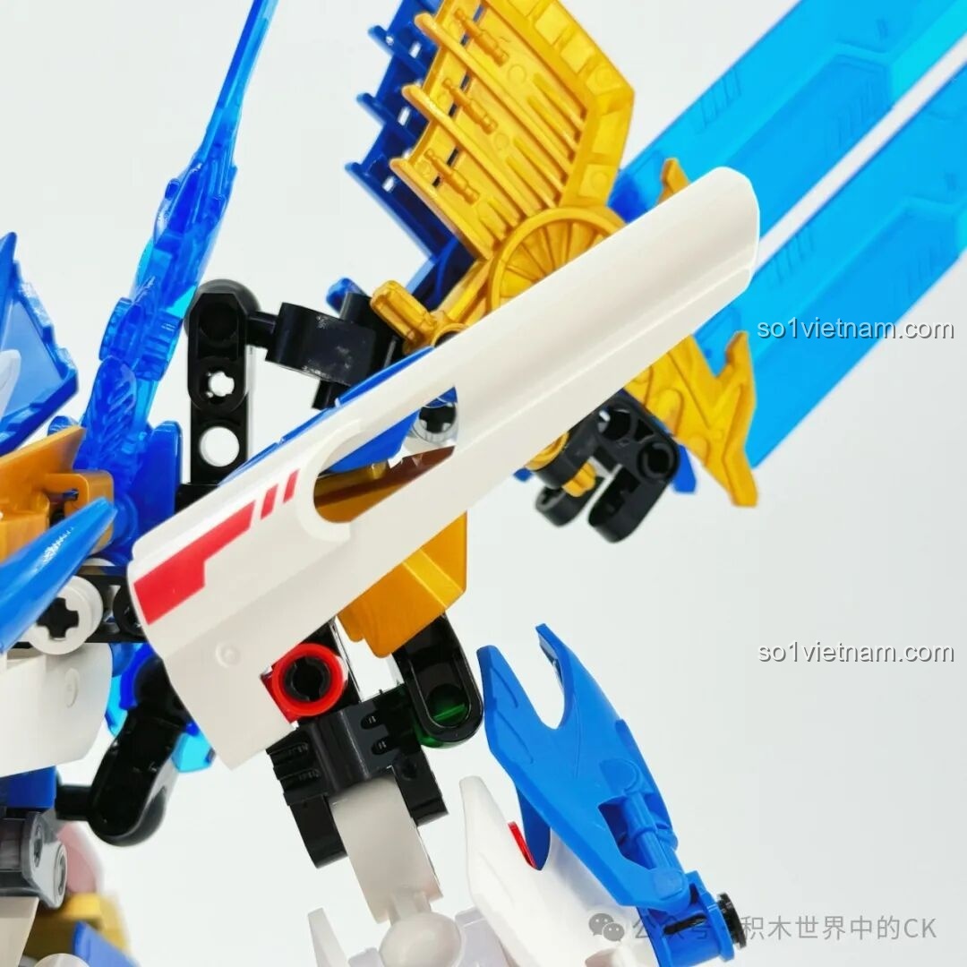 Cận cảnh phần chân của robot F5 Cơ Giáp Biến Hình Pterosaur F5-A0009.