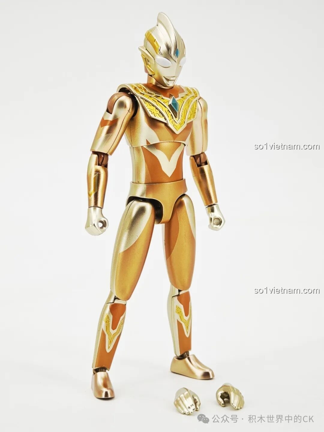 Mô hình Ultraman Decker Flash Type phiên bản Golden Special từ set đồ chơi Keeppley 75241 cho bé trai 8 tuổi.