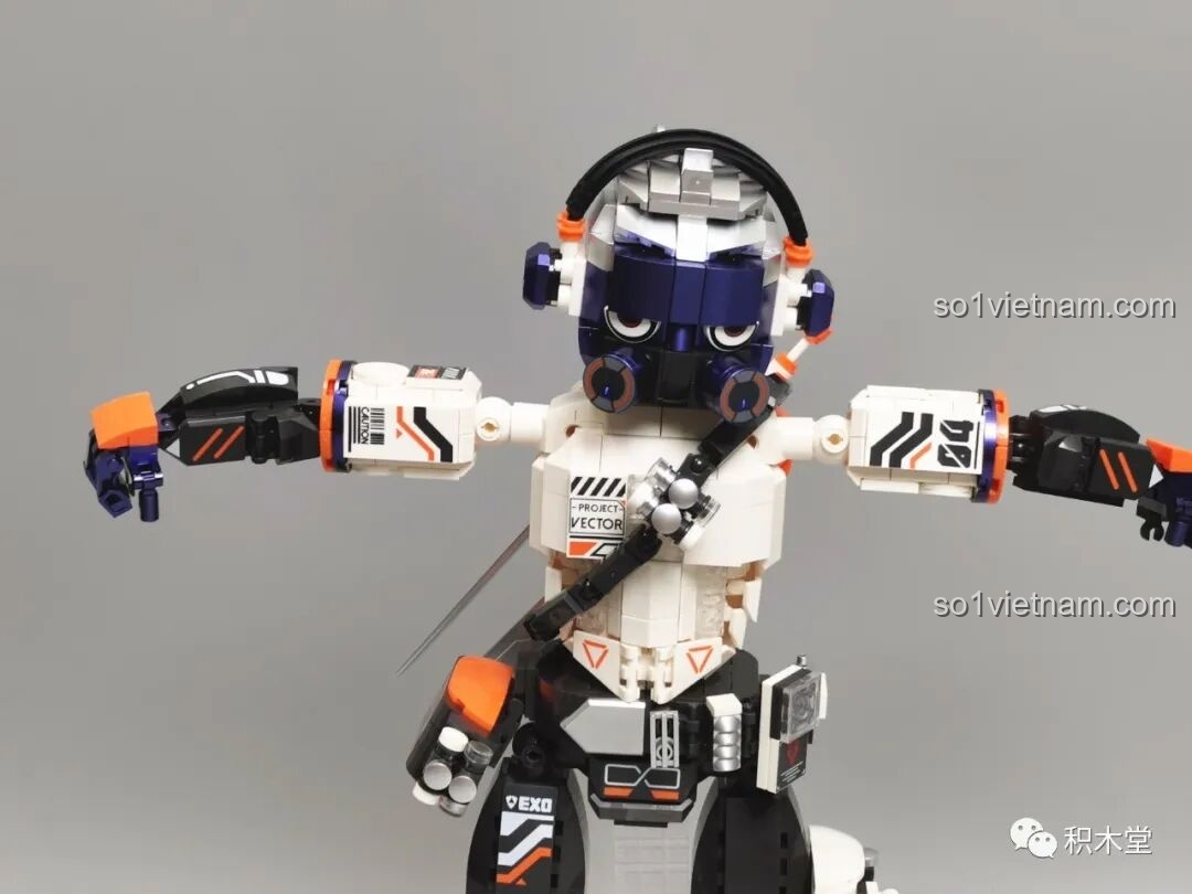 Khớp chân của FUNIFY W9006 Chiến Binh Cơ Khí ZENN, cho thấy khả năng xoay 360 độ của giày, tăng tính linh hoạt và đa dạng tư thế tạo dáng cho mô hình.