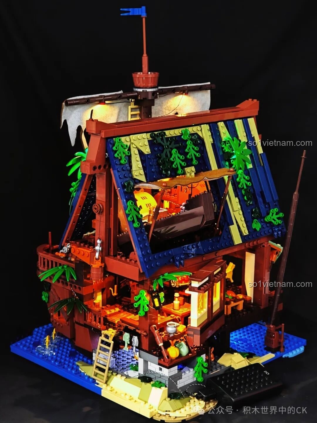 Góc nhìn bên trong mô hình Funwhole F9011 Quán Rượu Bến Tàu với đèn LED, lộ rõ các tầng và nội thất.