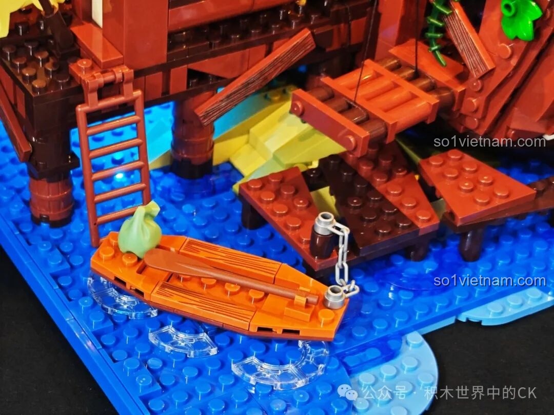 Mô hình Funwhole F9011 Quán Rượu Bến Tàu từ góc nhìn khác, đèn LED tạo không khí ấm cúng.