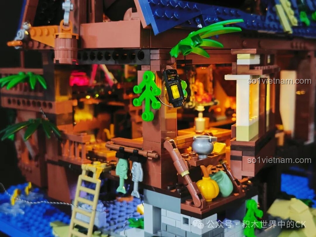 Góc nhìn cận cảnh các thùng rượu và chuột nhỏ dưới gầm quán rượu Funwhole F9011.