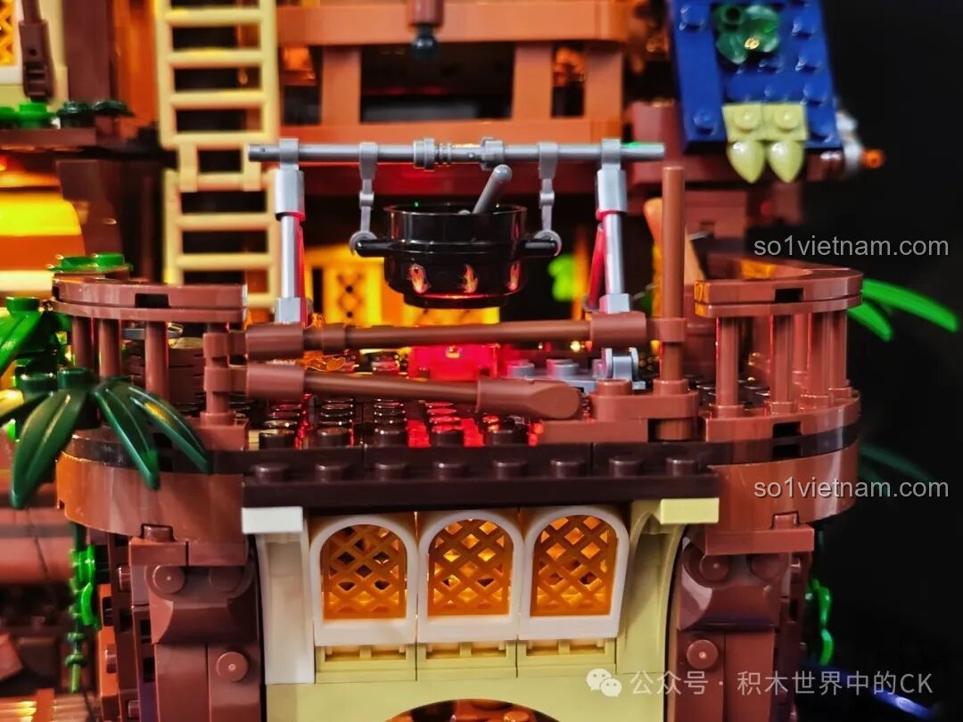 Góc nhìn cận cảnh bàn ghế và nội thất dưới gầm quán rượu Funwhole F9011, có đèn LED.