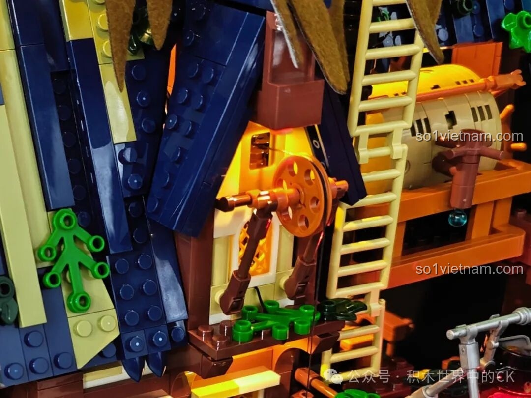 Chi tiết ròng rọc và thùng gỗ treo trên cao của quán rượu Funwhole F9011, có đèn LED.