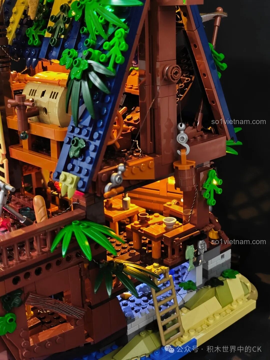 Cận cảnh lá cờ nhỏ màu xanh trên đỉnh cột buồm của quán rượu Funwhole F9011.