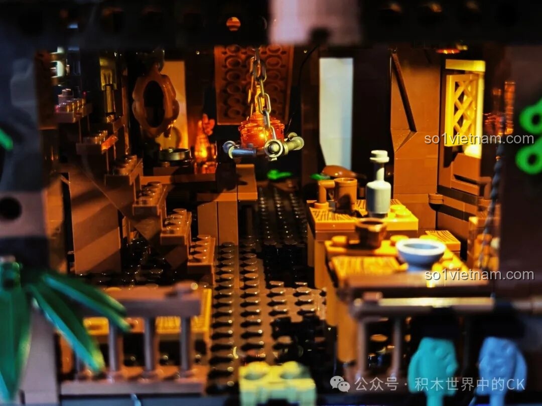 Góc nhìn bên trong quán rượu Funwhole F9011 với đèn LED, lộ rõ các chi tiết nội thất.