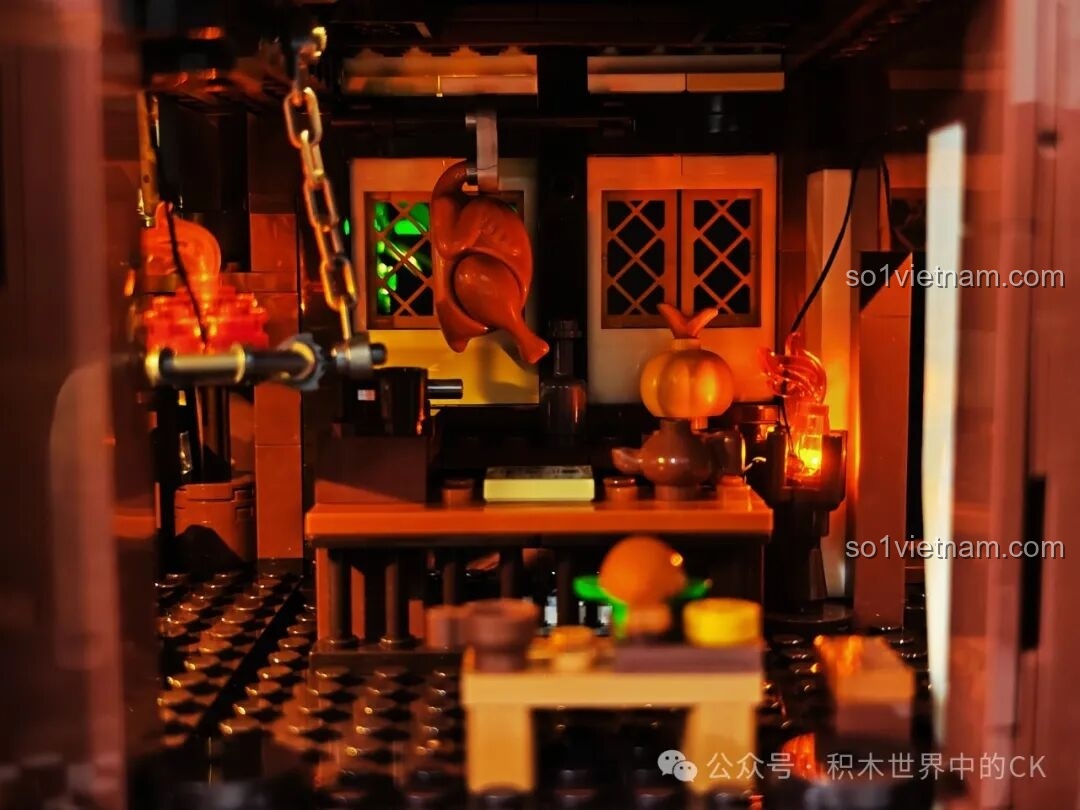 Góc nhìn bên trong quán rượu Funwhole F9011 với đèn LED, lộ rõ các chi tiết nội thất.