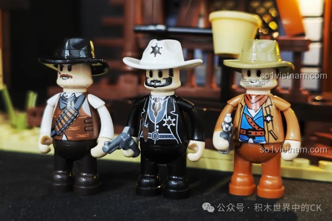 Cận cảnh ba nhân vật cảnh sát trưởng minifigure của bộ FunWhole F9026 Văn phòng Cảnh sát trưởng Miền Tây.