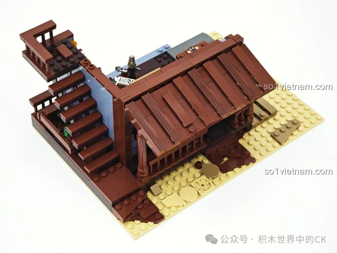 Quá trình lắp ráp bộ FunWhole F9026 Văn phòng Cảnh sát trưởng Miền Tây, hoàn thiện mái hiên và cầu thang.