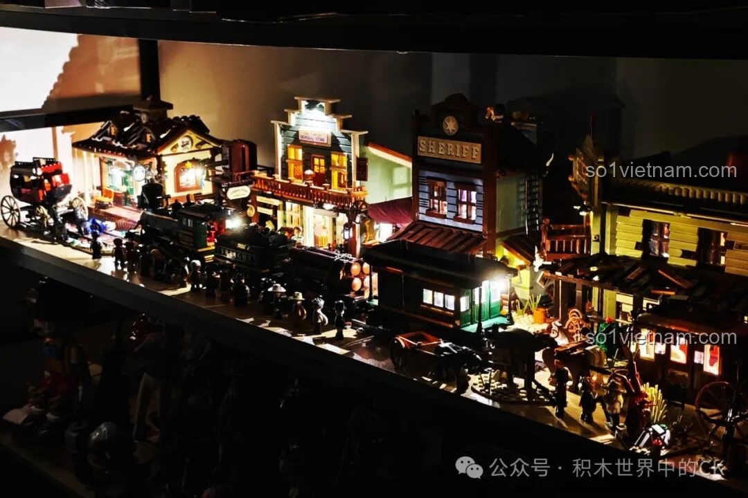 Mô hình tàu hỏa Funwhole F9036 đã hoàn thiện với đèn LED sáng.