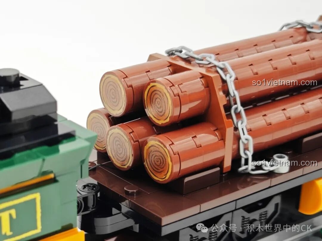 Mô hình tàu hỏa Funwhole F9036 đã hoàn thiện với đèn LED sáng.