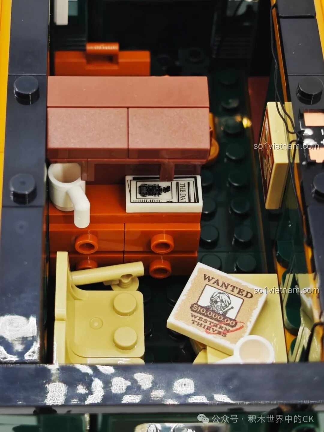 Mô hình tàu hỏa Funwhole F9036 đã hoàn thiện với đèn LED sáng.