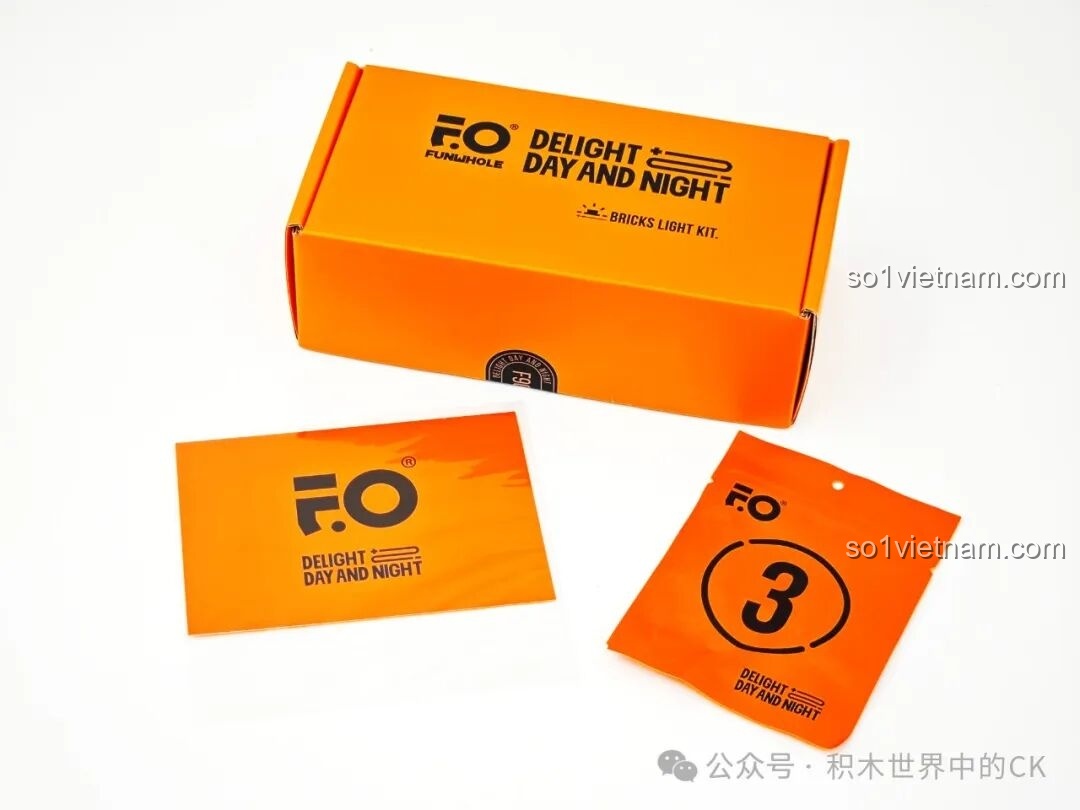 Các phụ kiện đèn LED và dụng cụ đi kèm trong hộp đèn của FunWhole F9042.