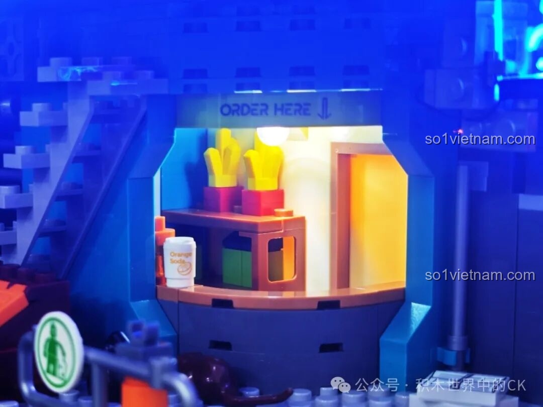 Chi tiết khu vực cấp nguồn và dây điện được giấu kín trong FunWhole F9042.