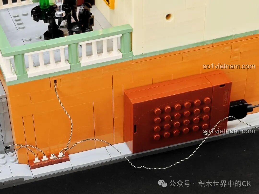 Chi tiết gầm xe hơi cổ điển của bộ Funwhole F9054 Nhà nghỉ ven đường
