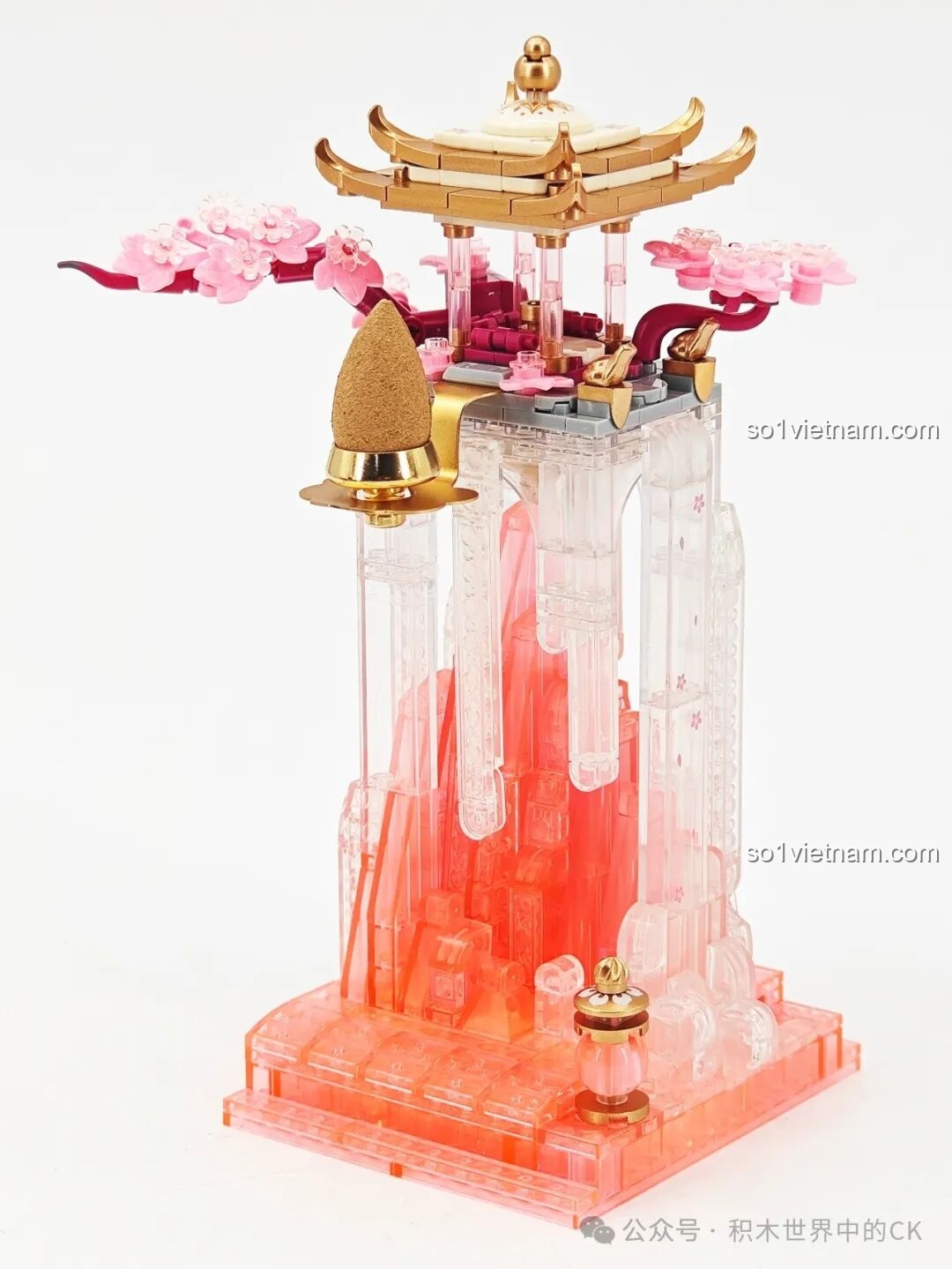 Gắn đế kim loại và nụ trầm hương lên mô hình Vọng nguyệt lâu EMUE đã hoàn thiện, chuẩn bị cho tính năng đặc biệt.