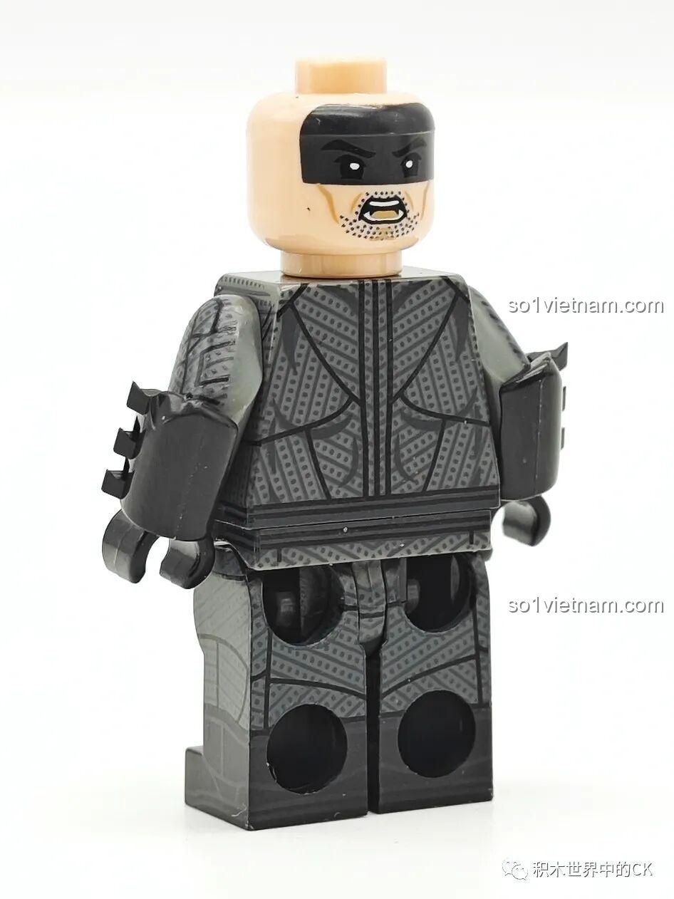 Chi tiết mặt sau của nhân vật General Zod trong bộ G0123