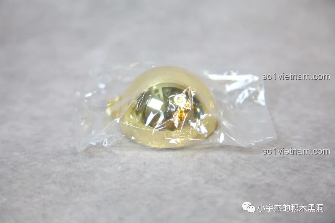 Mô hình GISEGA G8901 Phi Hành Gia Bán Cơ Khí được trang bị đế trưng bày riêng, giúp mô hình đứng vững và đẹp mắt.