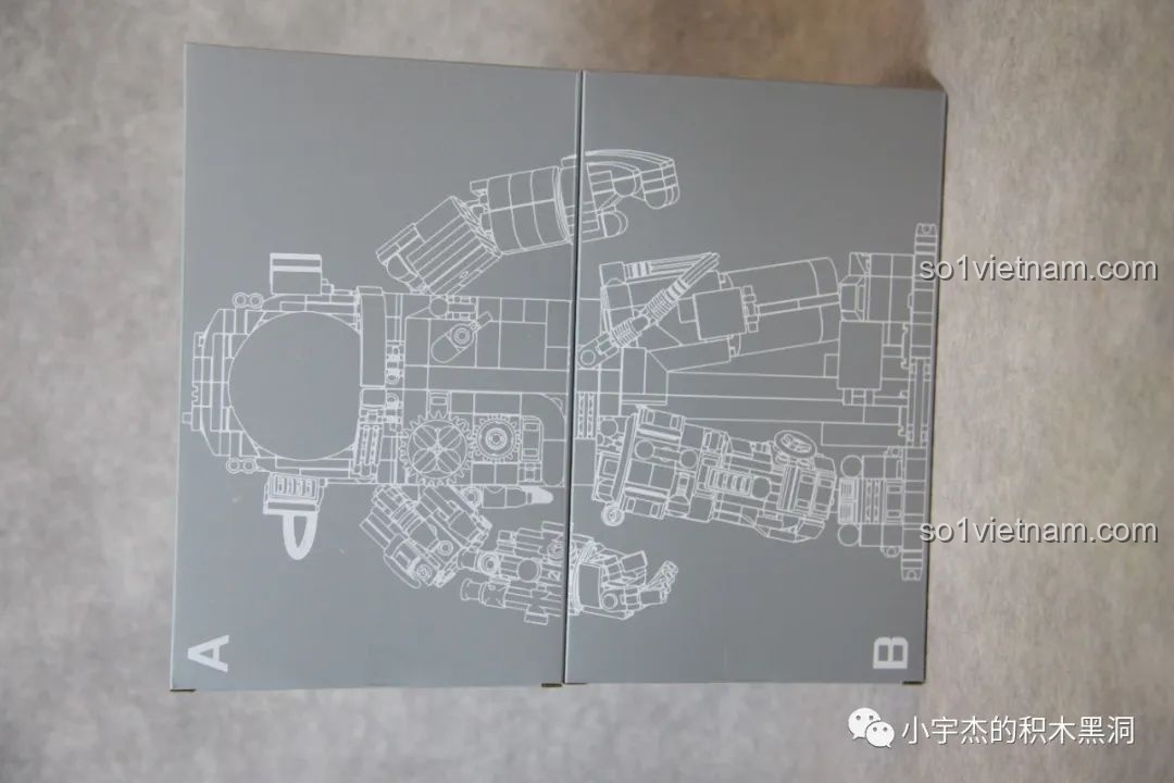 Hai hộp nhỏ A và B bên trong hộp GISEGA G8901 Phi Hành Gia Bán Cơ Khí, giúp phân loại chi tiết dễ dàng.