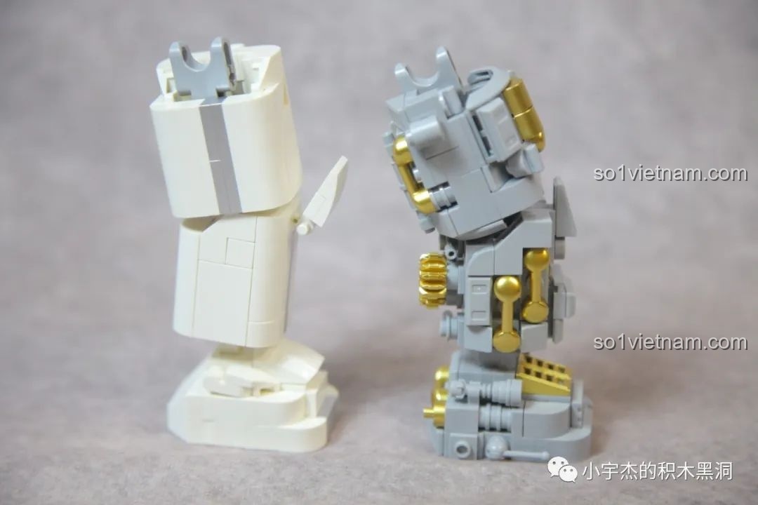 Phần chân của GISEGA G8901 Phi Hành Gia Bán Cơ Khí với khớp gối và khớp mắt cá chân linh hoạt.