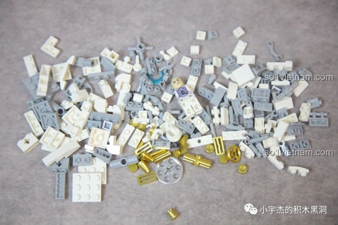 Tổng quan các mảnh ghép của túi số 3 trong bộ GISEGA G8901 Phi Hành Gia Bán Cơ Khí, bao gồm cả minifigure.