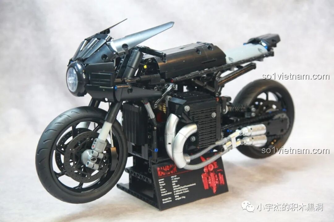 Góc nhìn chéo đầy ấn tượng của mô hình K-box 10520 Lamborghini SVJ sau khi hoàn thiện, khoe trọn vẻ đẹp thiết kế.