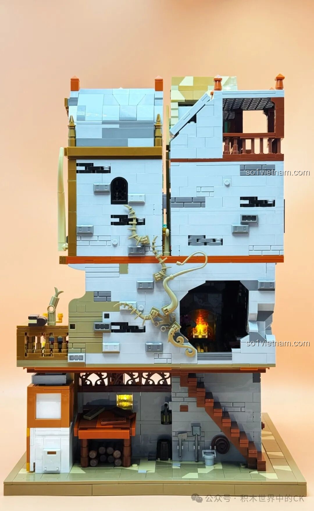 Một góc chéo của mô hình JIESTAR 57016 Thư viện Châu Âu Thời Trung Cổ, khoe tổng thể kiến trúc.