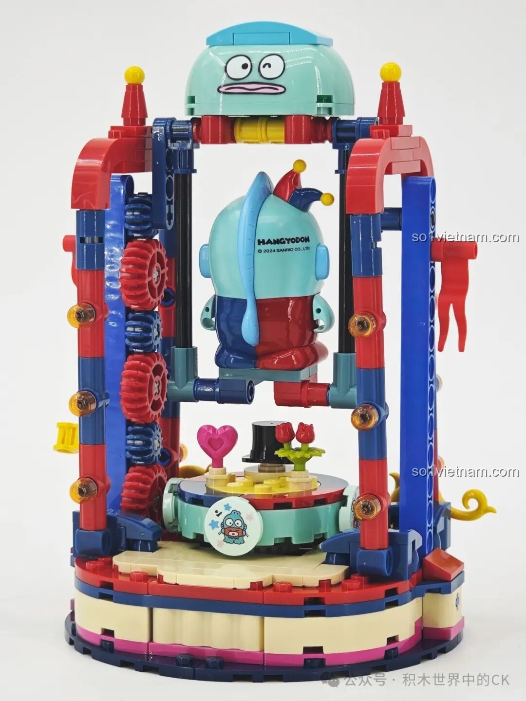 Góc nghiêng khác của mô hình Keeppley K20854 Sanrio Hangyodon Sân Khấu Xiếc Cá Bay.