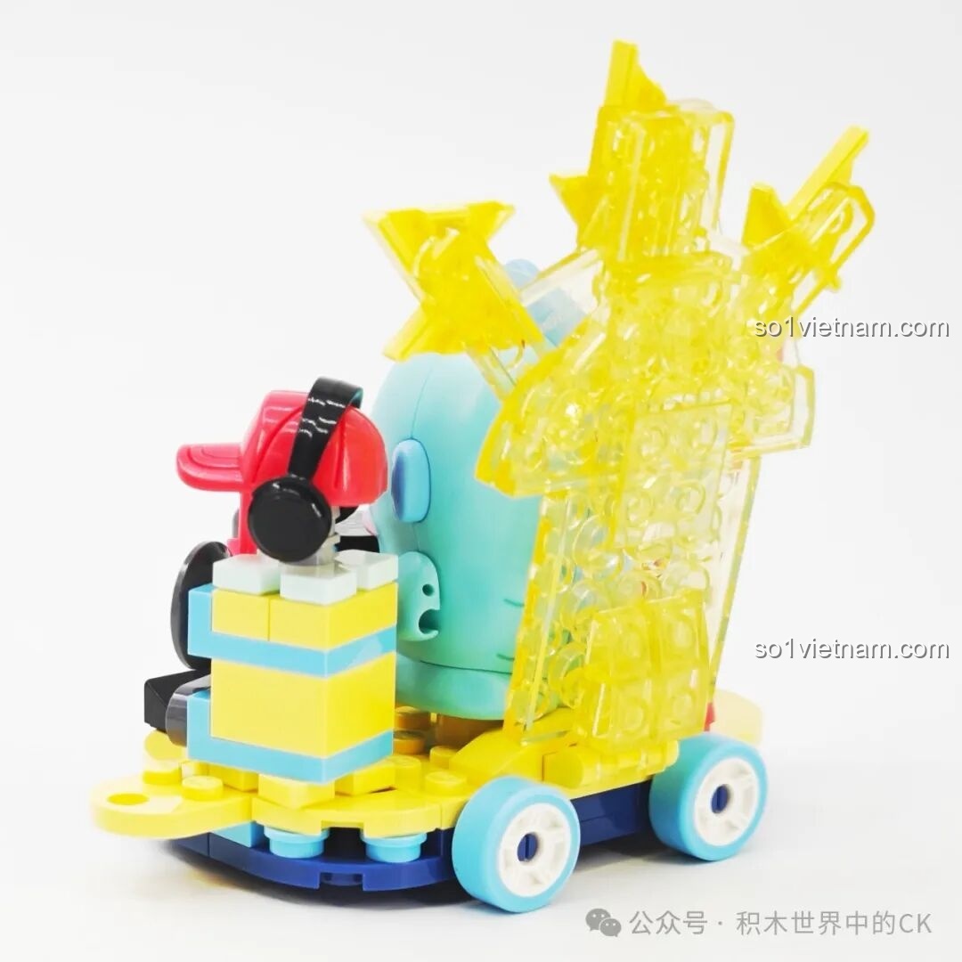 Góc nghiêng mô hình Keeppley K20855 Sanrio Hangyodon Xe Hoa Điện Tử, khoe hiệu ứng tia sét.