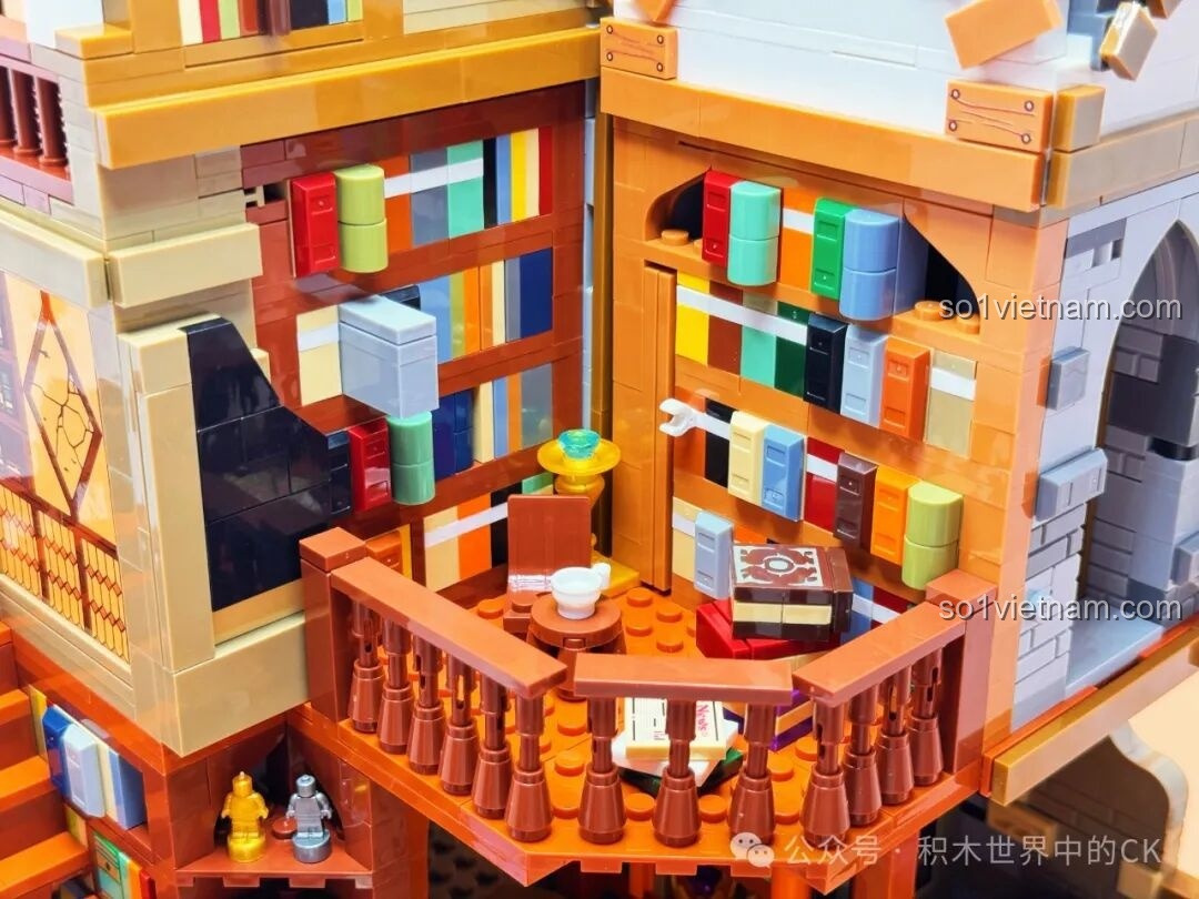 Góc tối tầng trệt của JIESTAR 57016 Thư viện Châu Âu, ánh sáng LED tạo điểm nhấn.