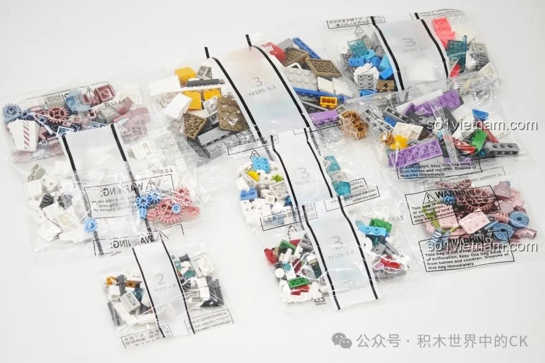 Các chi tiết bánh răng kim loại của mô hình Hello Kitty Bạc Kim Đại Thể TOP TOY