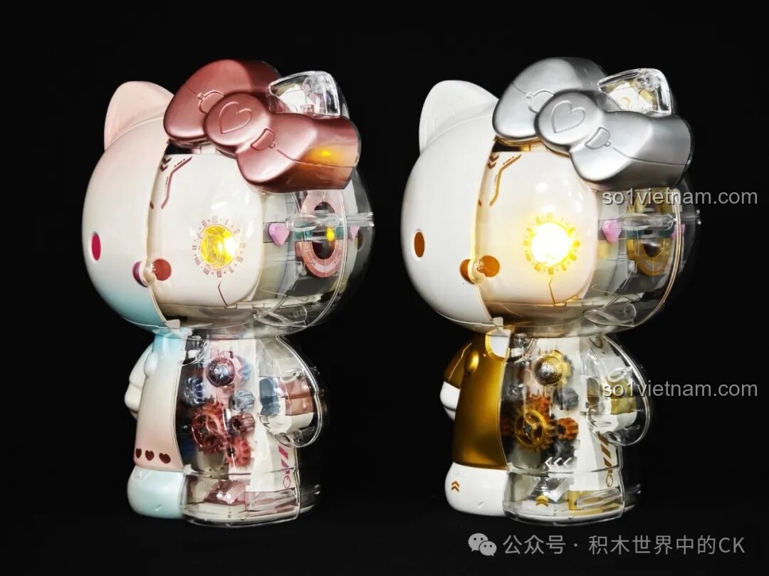 Thành phẩm mô hình Hello Kitty Bạc Kim Đại Thể TOP TOY với ánh sáng chiếu vào