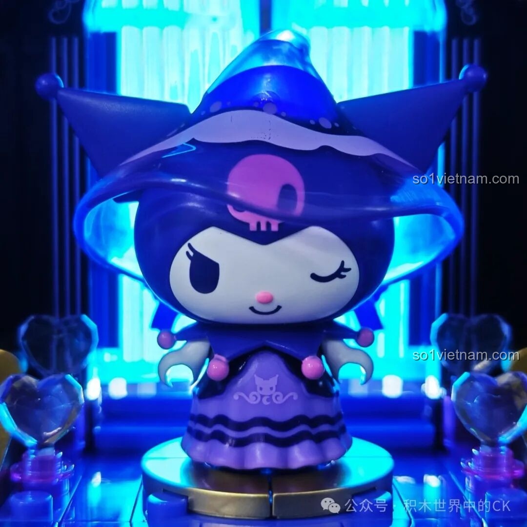 Hiệu ứng xuyên thấu của phần đầu trong suốt trên minifigure Kuromi, bộ đồ chơi mô hình Sanrio.