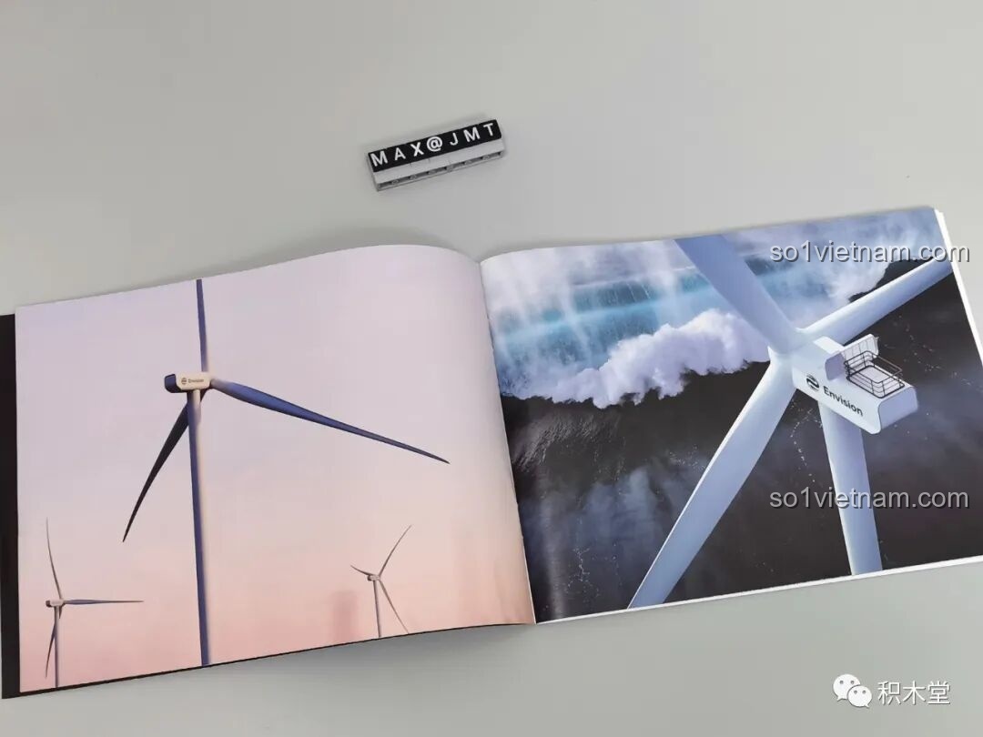 Những hình ảnh tuabin gió Envision thực tế được in trong sách hướng dẫn Pantasy 11014, cho thấy vẻ đẹp của công nghệ năng lượng xanh.