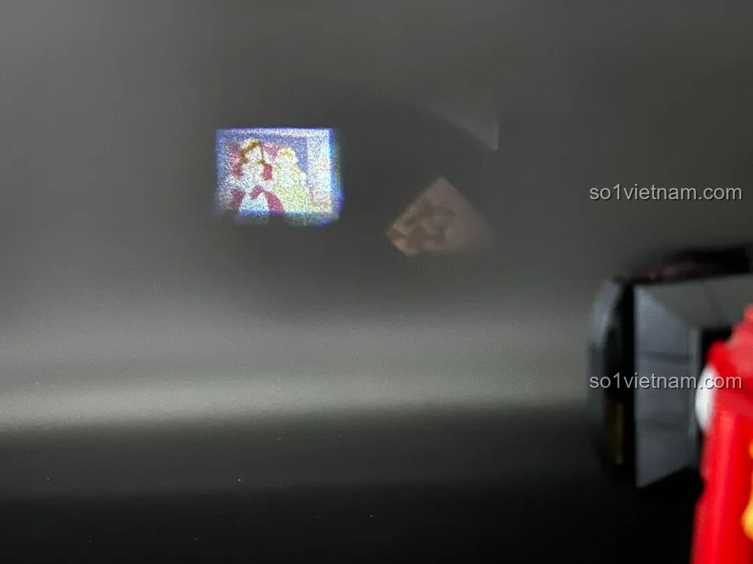 Hình ảnh quảng cáo bộ sưu tập Pantasy Retro Collection, với Gramophone và Máy Chiếu Phim Cổ Điển, thu hút người yêu phong cách retro.