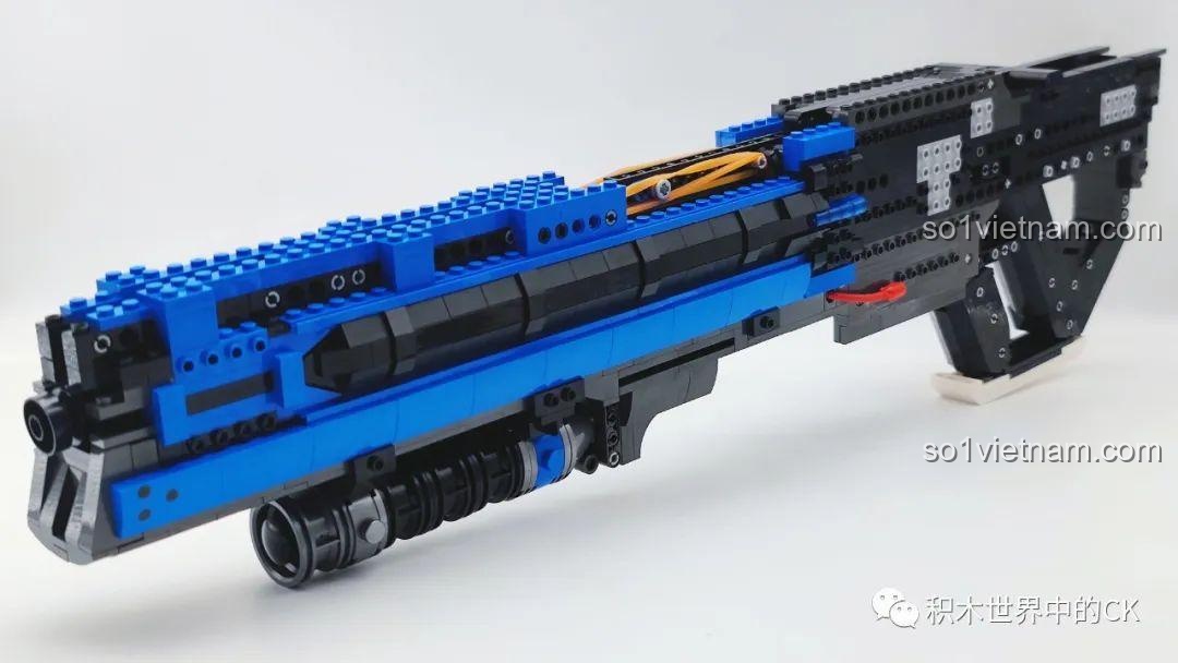 Hoàn thiện các lớp vỏ bên ngoài cho thân súng JIESTAR 58023, sử dụng các mảnh màu xanh, đen và trong suốt.