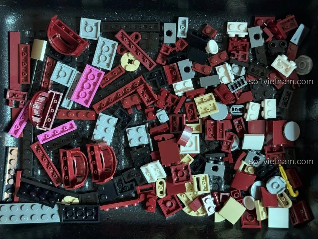 Phần thân xe MINI Cooper JD077 đã hoàn thiện.