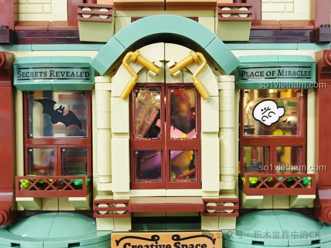 Chi tiết nhân vật BEBE Phù Thủy đội mũ tím và các lọ thuốc bên trong Học Viện Phép Thuật BEBE TOP TOY.