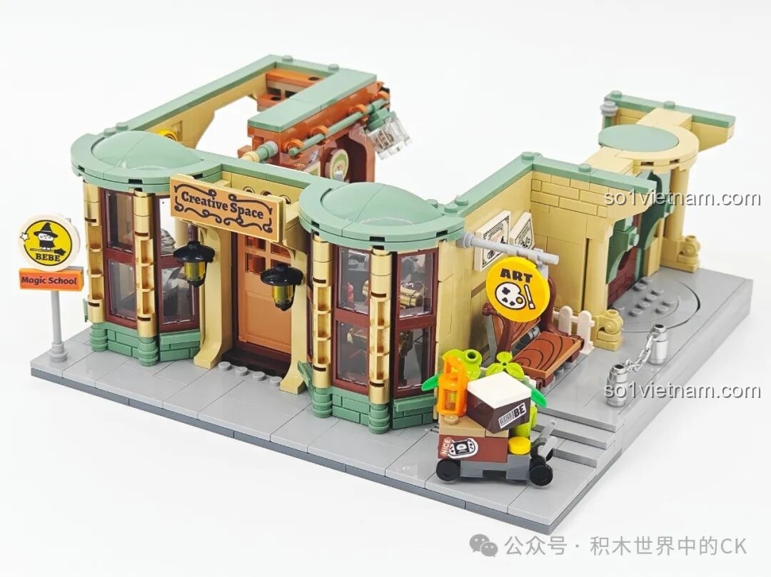 Mô hình Lớp Học Nghệ Thuật TC2037 của Học Viện Phép Thuật BEBE TOP TOY đã hoàn thành, với các chi tiết trang trí và nhân vật.