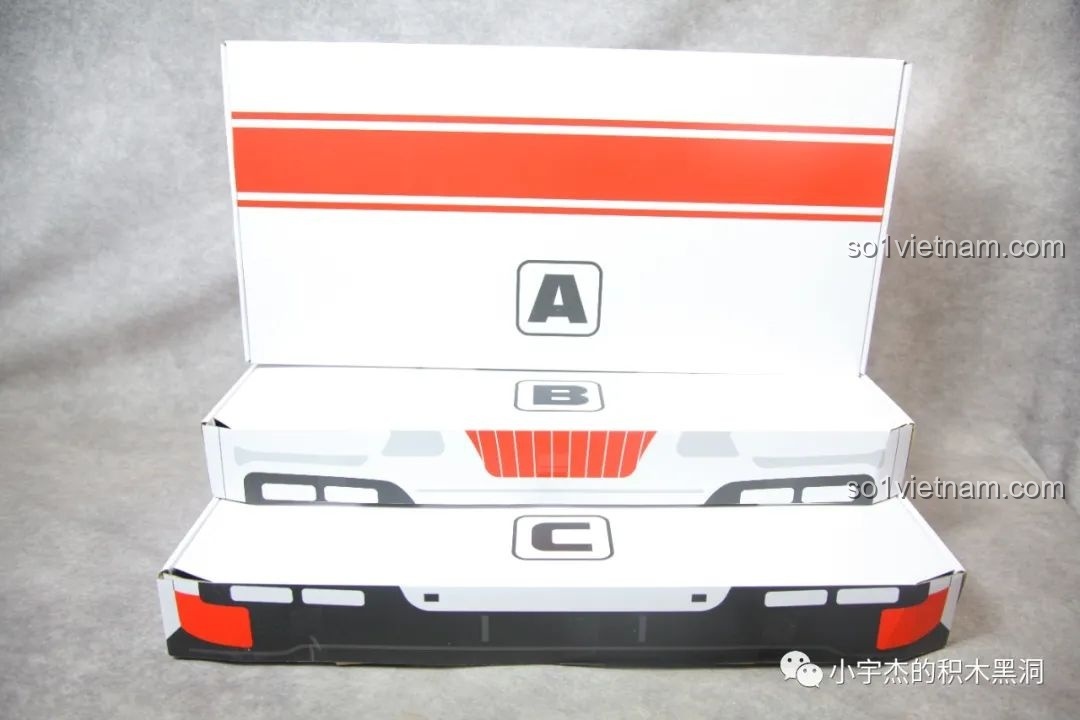 Các hộp nhỏ A, B, C bên trong hộp bộ lắp ráp Porsche 963 Sportcar