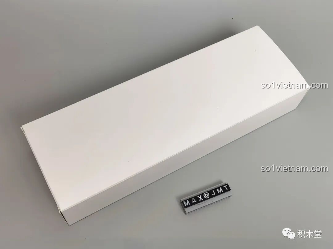 Hộp đựng riêng động cơ của ONEBOT OBLGPT09AIQI Xe Đua Off-road, cho thấy sự quan trọng của linh kiện này.