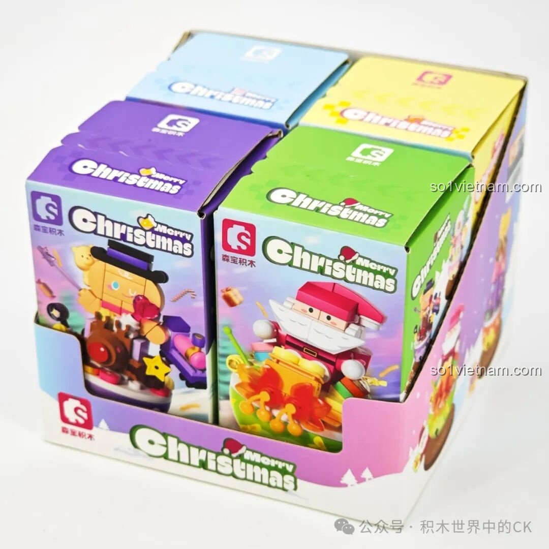 Cận cảnh hộp đựng 4 bộ lật đật Giáng Sinh nhỏ xinh của SEMBO, chuẩn bị cho trải nghiệm lắp ráp thú vị.