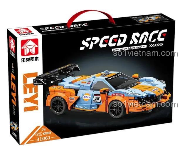 Hộp đựng bộ lắp ghép xe đua thể thao 31061 của 乐毅积木, hình ảnh xe đua trên nền đen, đồ chơi cho bé trai