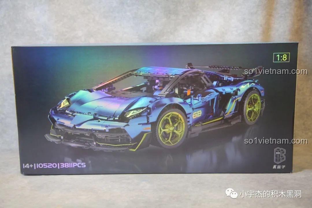 Hộp sản phẩm K-box 10520 Mô hình Lamborghini Aventador SVJ với hiệu ứng laser lấp lánh, vô cùng cao cấp và bắt mắt.