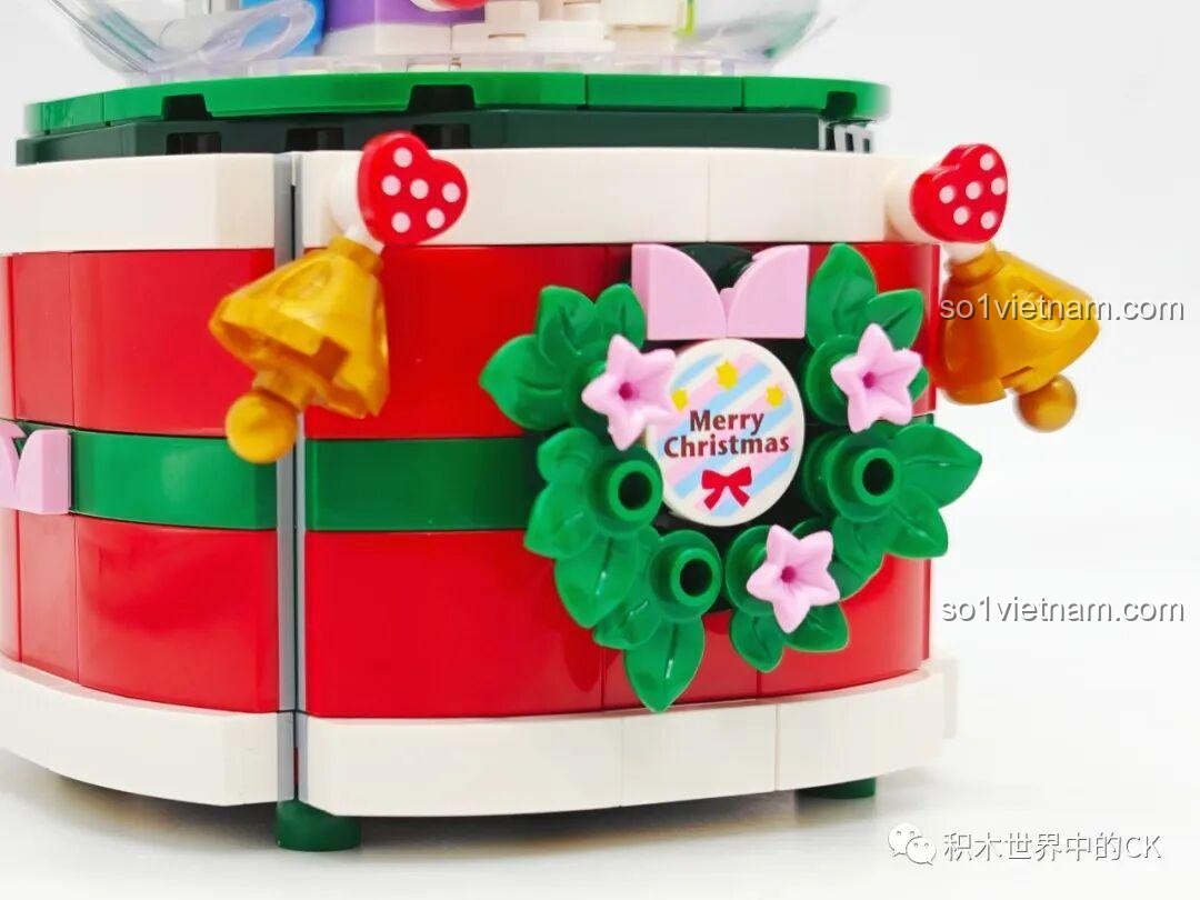 Cận cảnh Hello Kitty và các hộp quà Giáng Sinh trong Hộp Nhạc Giáng Sinh Ước Nguyện Sanrio Characters K20836.