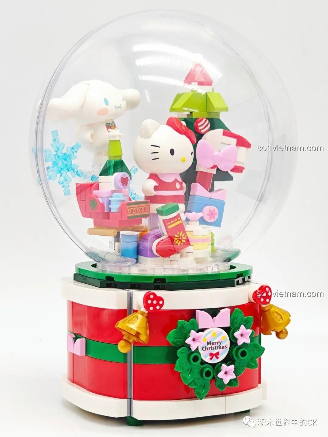 Hộp Nhạc Giáng Sinh Ước Nguyện Sanrio Characters K20836 Keeppley hoàn chỉnh với vòm, đang xoay, nhìn từ phía trước.