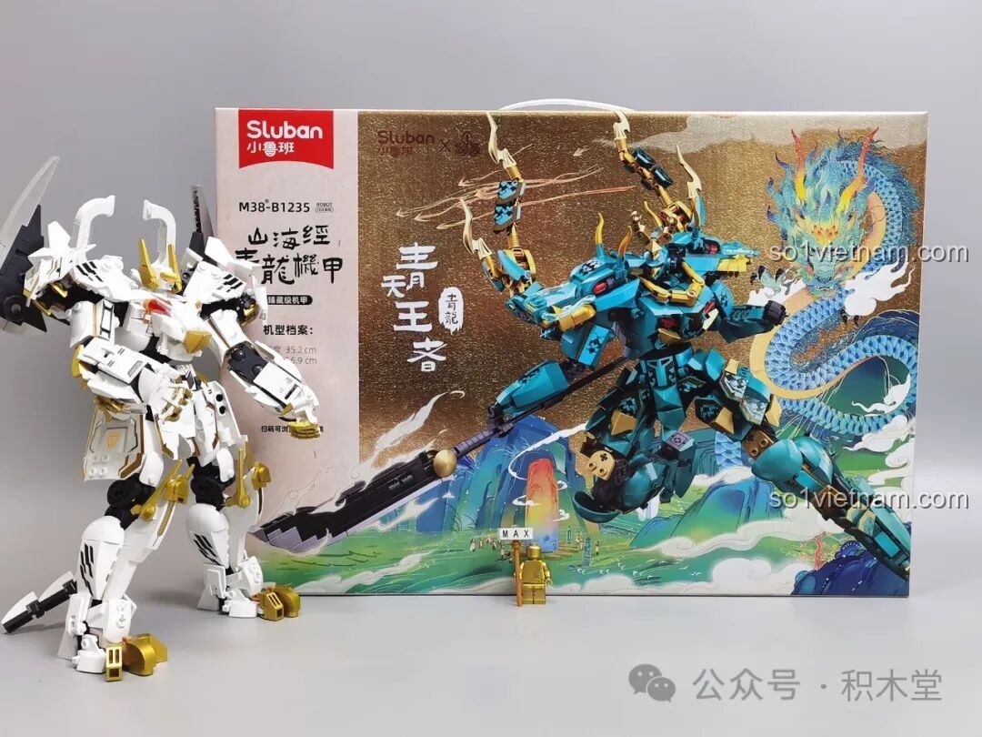 Hộp đựng bộ lắp ghép Thanh Long Cơ Giáp M38-B1235 của Sluban cùng mô hình Bạch Hổ đã lắp. Trải nghiệm Sluban M38-B1235 Thanh Long Cơ Giáp.