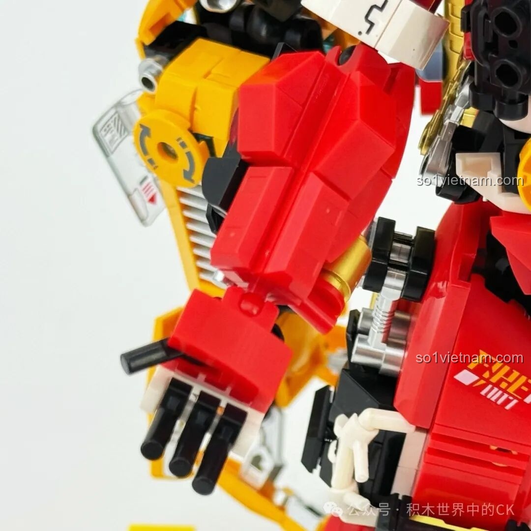 Cận cảnh bàn chân của Robot Cứu Hỏa Phá Vỡ Giới Hạn iBlock ib1101.