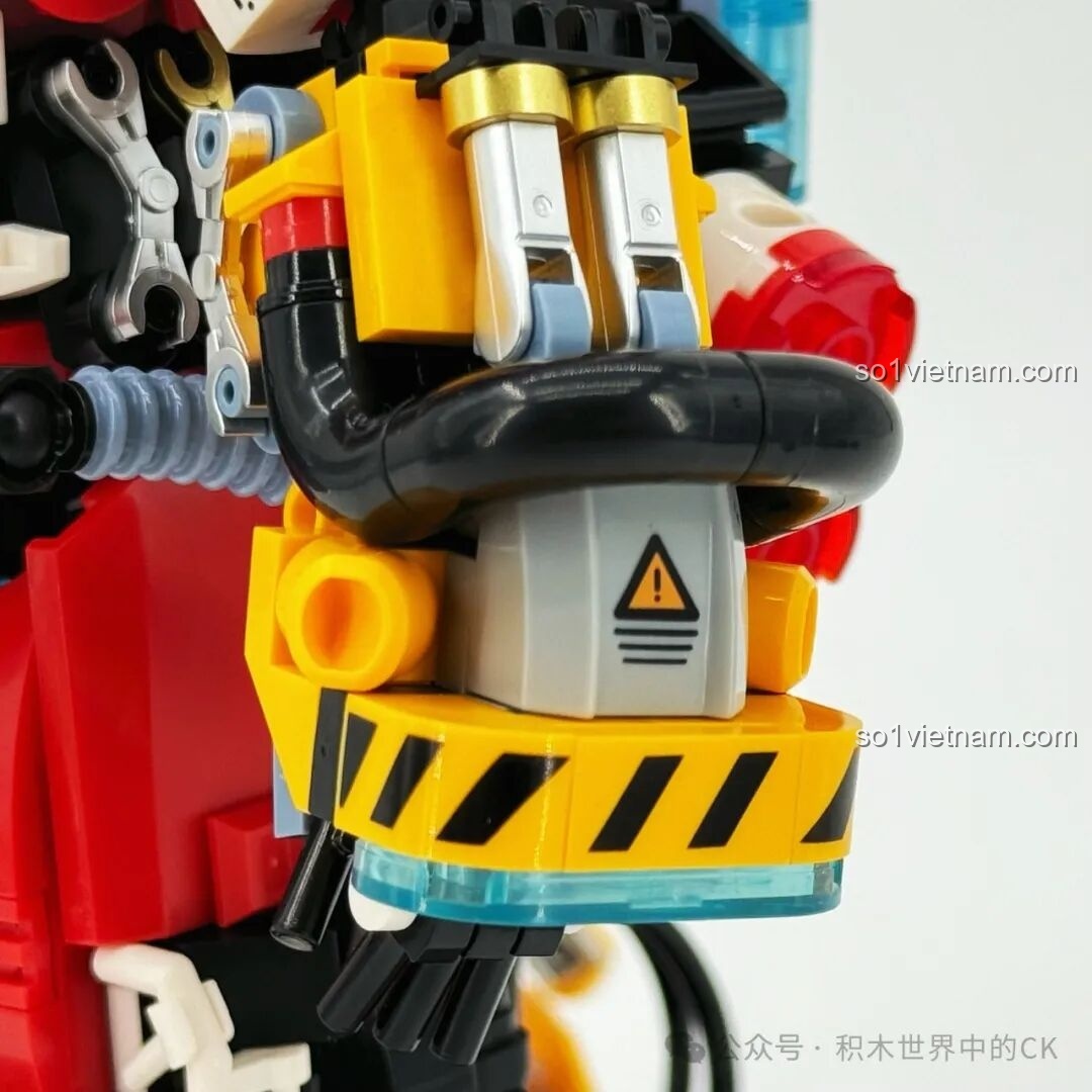 Cận cảnh bàn tay trái của Robot Cứu Hỏa Phá Vỡ Giới Hạn iBlock ib1101.