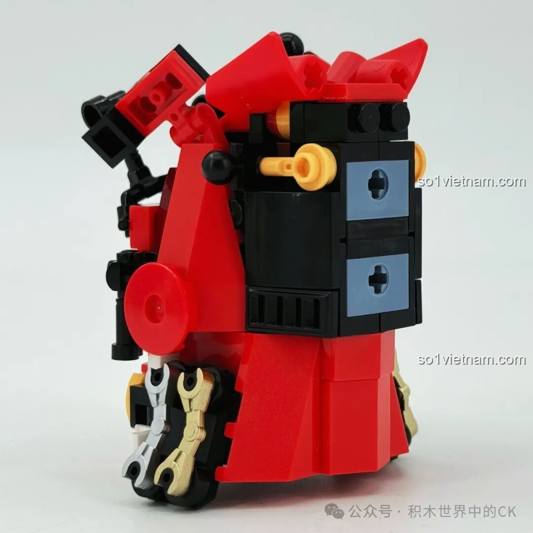 Mặt sau phần thân đang lắp ráp của Robot Cứu Hỏa Phá Vỡ Giới Hạn iBlock ib1101.